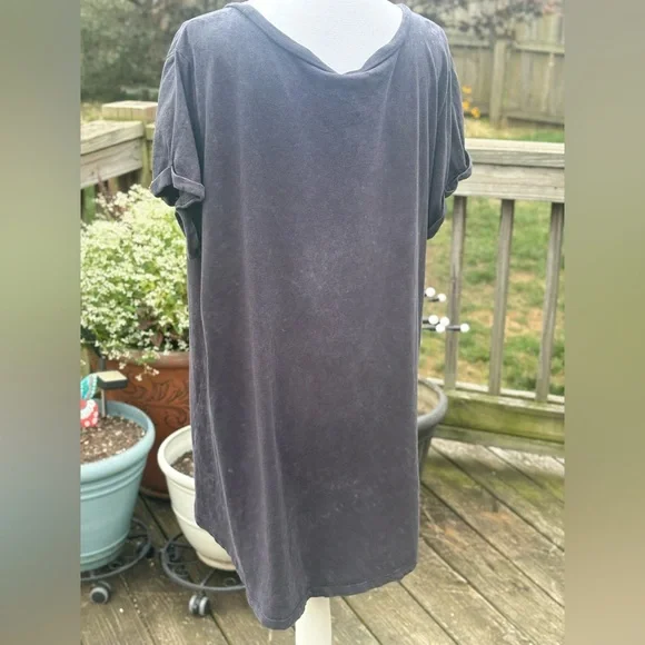 Vintage Torrid Heart and Bones Distressed Weathered Grey Tee in Size 2 - Picture 6 of 7